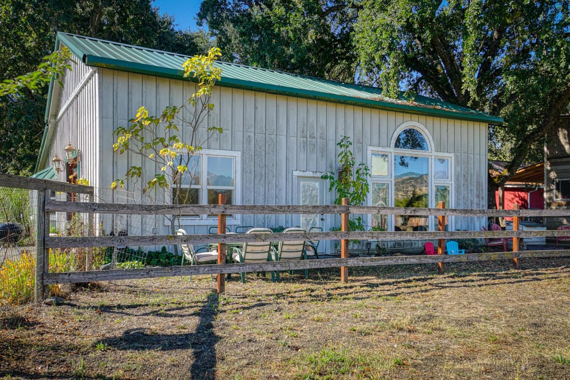 Вилла Soul Whispering Ranch Retreat Upper Lake Экстерьер фото